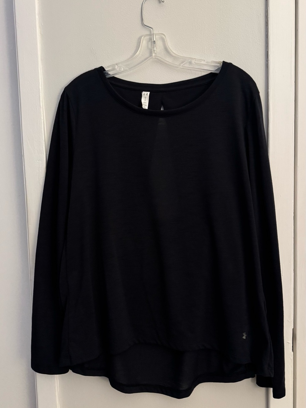 Under Armour HeatGear Women’s Large Black Open Back Long Sleeve Workout Top